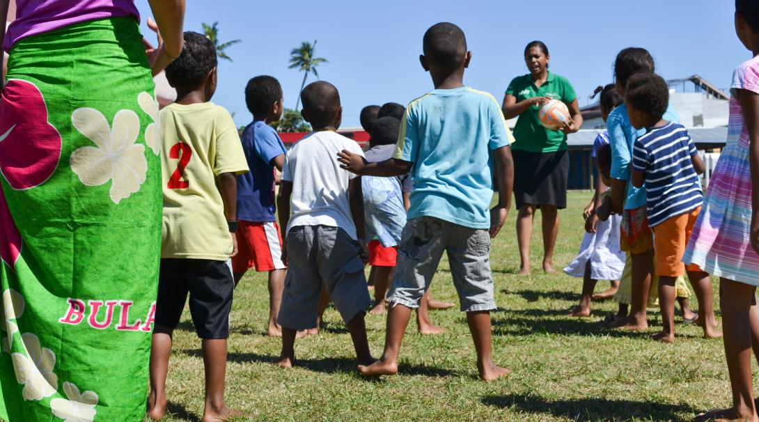 Volunteering with children in Fiji