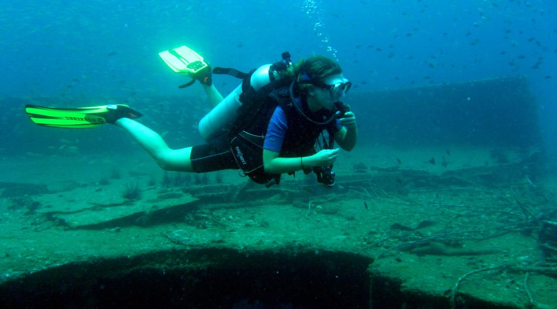 Diver in sea on Thailand volunteer project