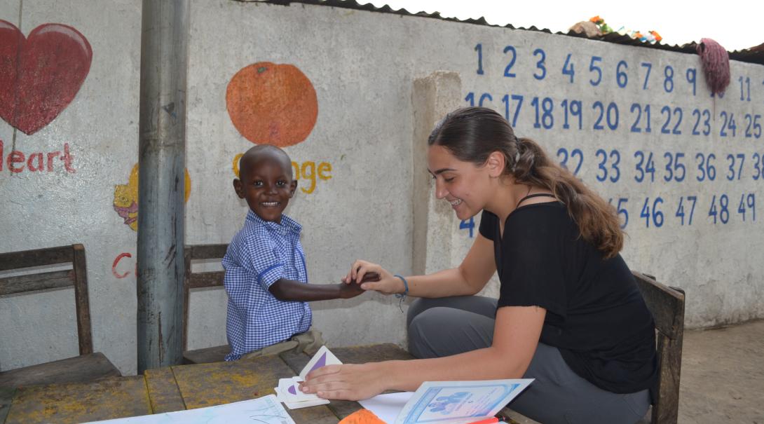 Childcare volunteer in Ghana