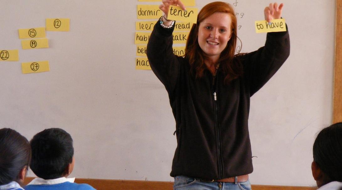 On the Spanish Language Course in Peru, a student also volunteers at a local school, helping with English lessons.  
