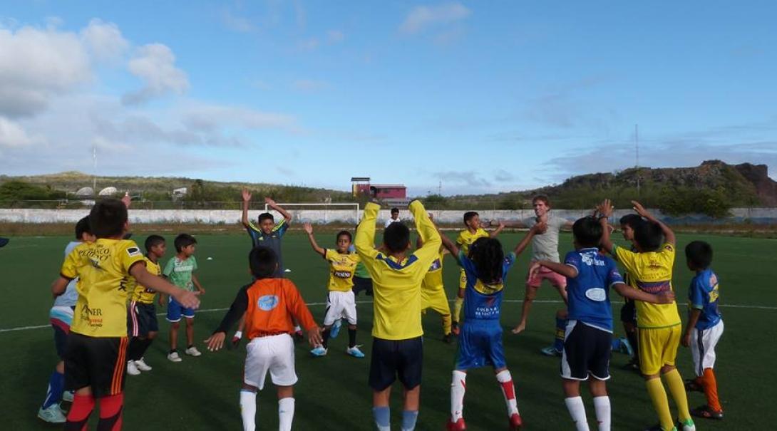 A warm up session as part of Projects Abroad's volunteer sports coaching in Ecuador