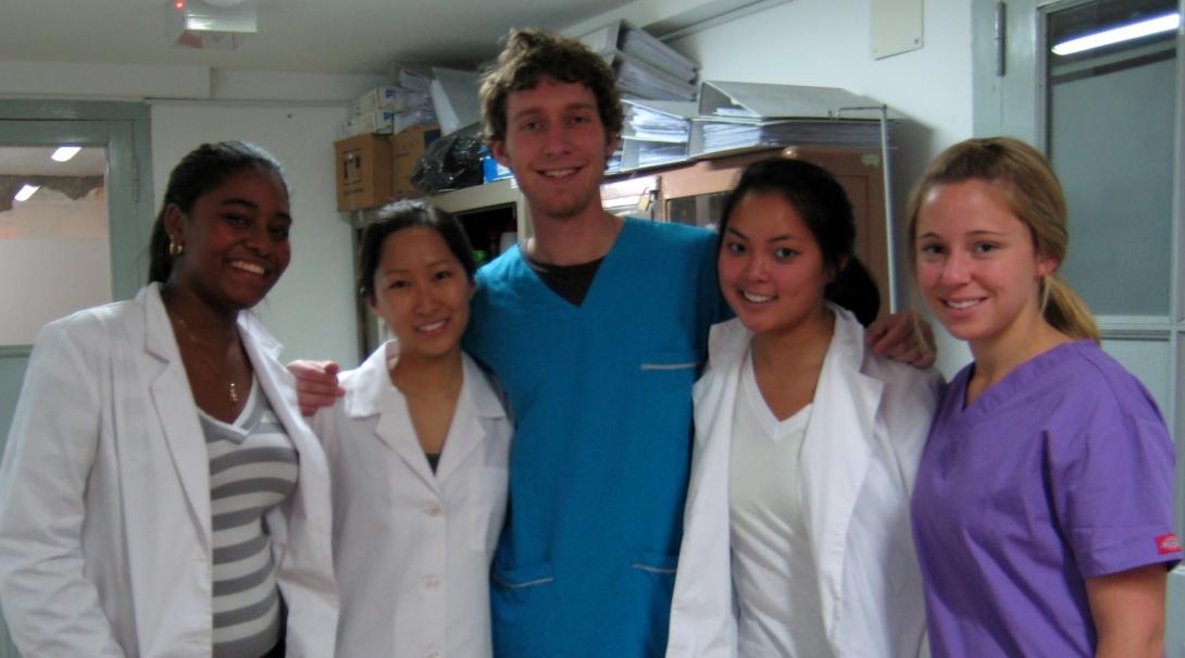 Projects Abroad interns work in a hospital on our medical placement for high school students in Argentina