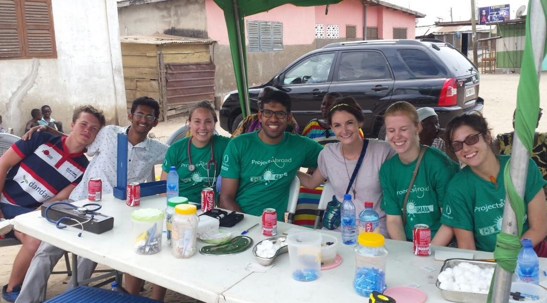 Projects Abroad Medicine and Nursing interns get ready to welcome community members to a free medical outreach in Ghana.