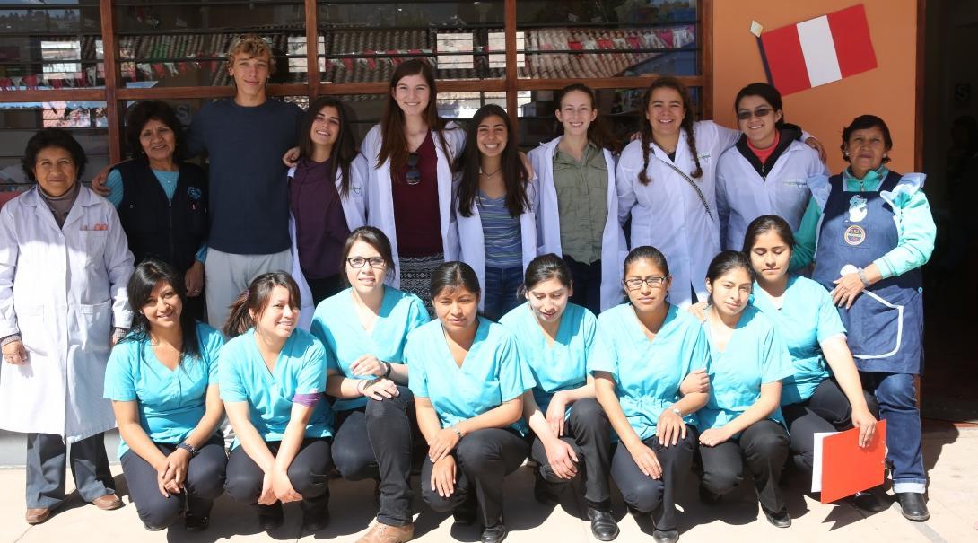 A group of Projects Abroad interns on our medical internship for teenagers in Peru