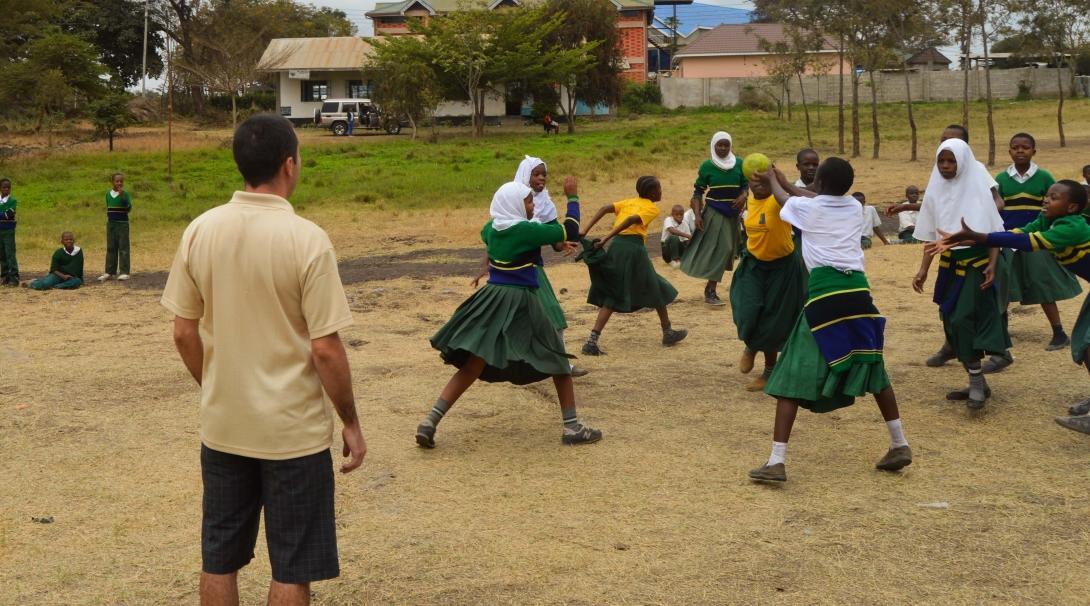 A Projects Abroad volunteer coaches sports in schools in Tanzania