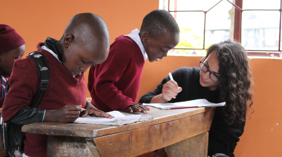 Students during an English lesson on one of our volunteer opportunities abroad for high school students.