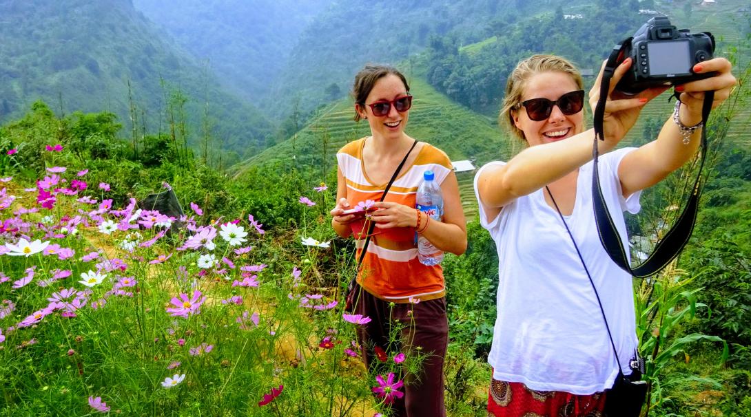 Volunteers travel around Vietnam during their trip abroad