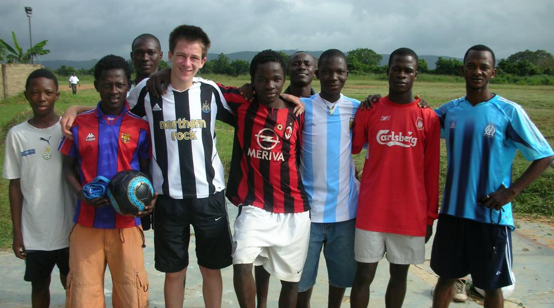Our volunteers work together with local coaches and get hands-on soccer coaching experience in Ghana.