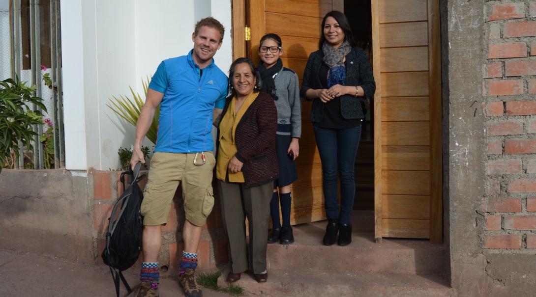A family hosts a medical gap year student in Peru