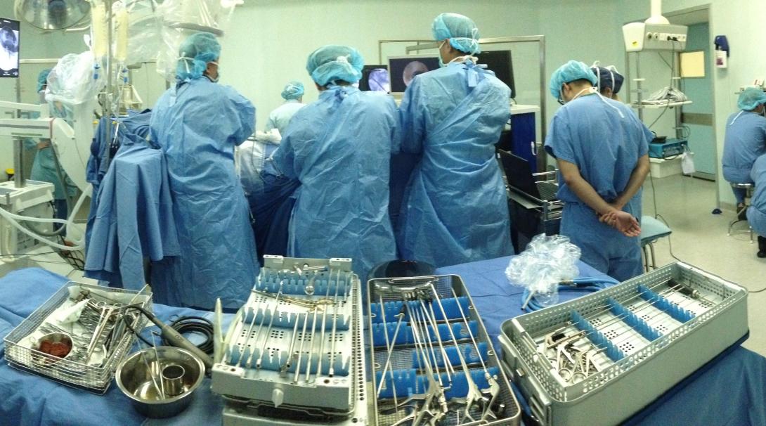 Medical volunteers in a surgery in Shanghai